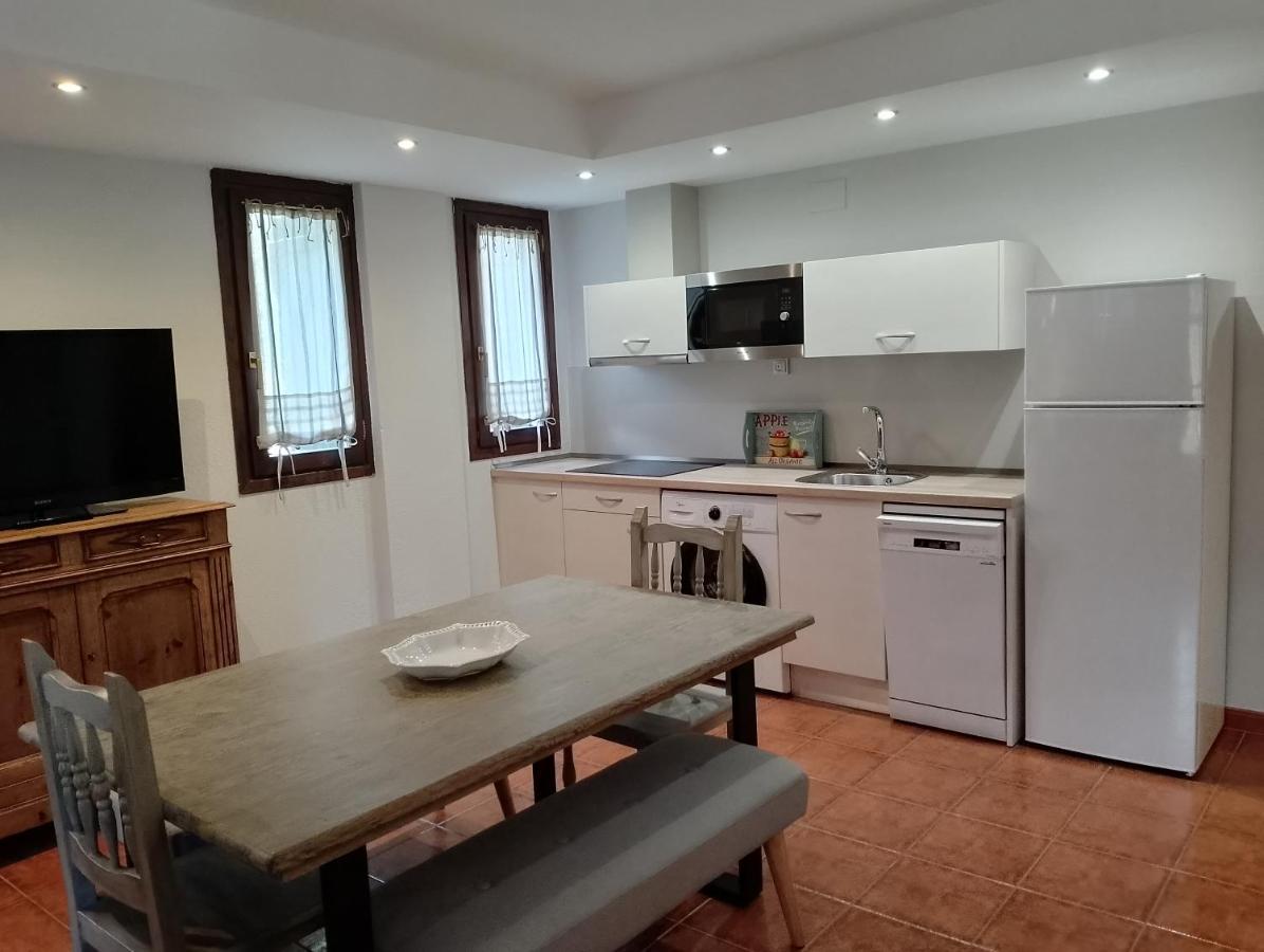 Apartamentos Vina Olivan Sarvisé Buitenkant foto