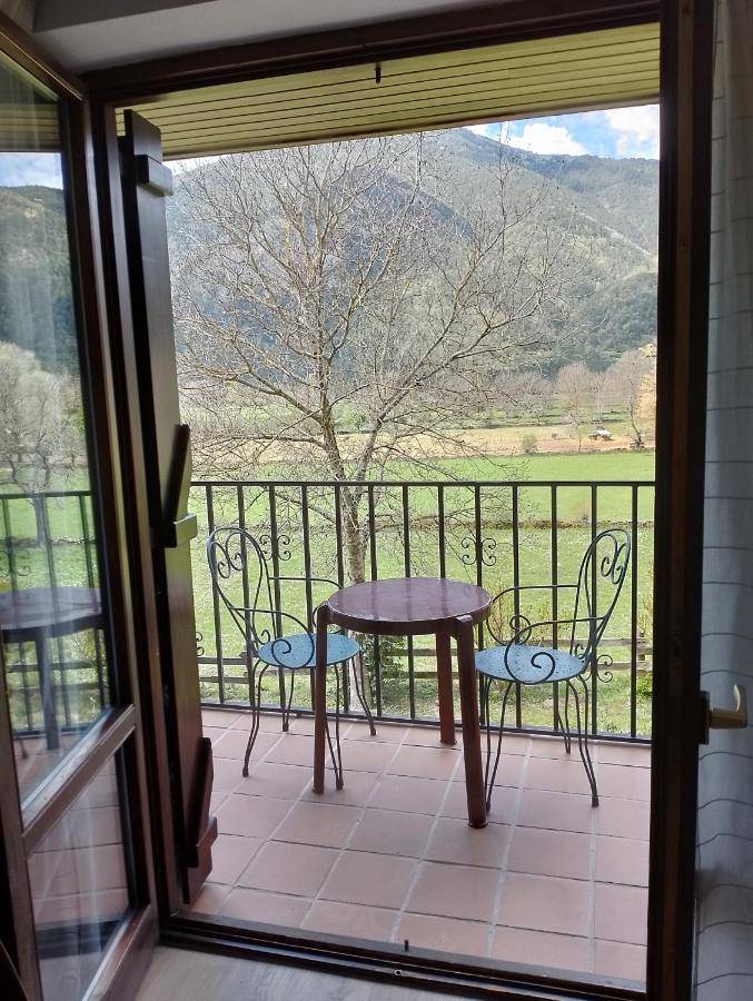 Apartamentos Vina Olivan Sarvisé Buitenkant foto
