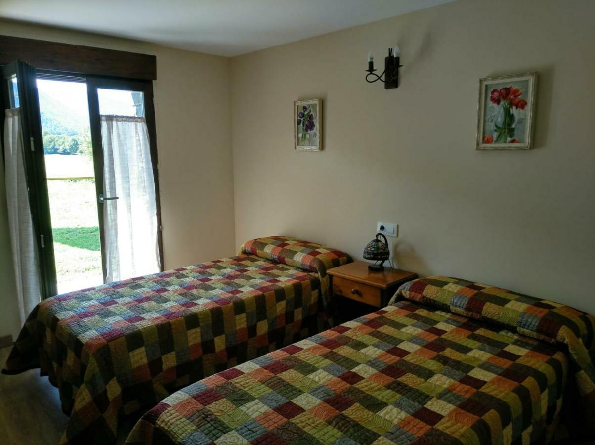 Apartamentos Vina Olivan Sarvisé Buitenkant foto